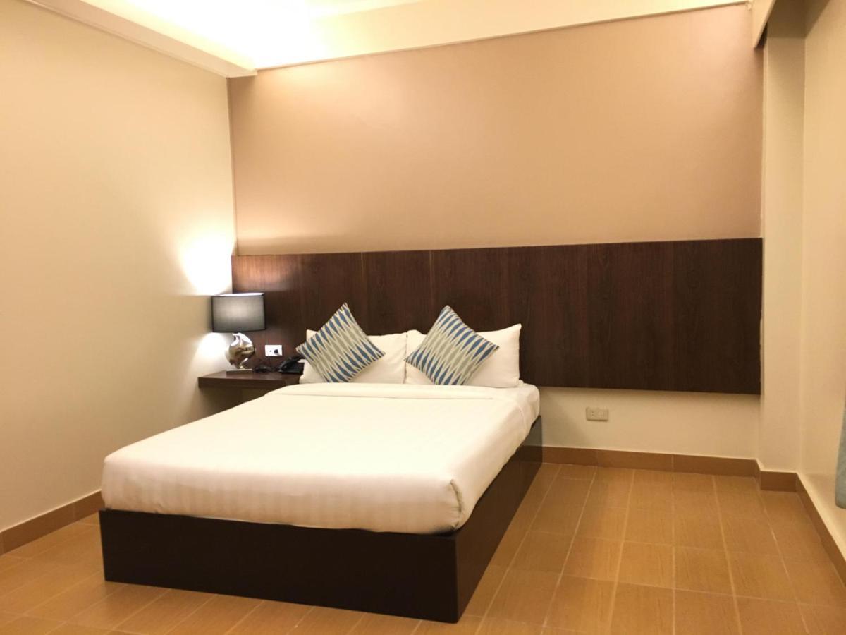 Eon Centennial Resort Hotel & Waterpark 伊洛伊洛 外观 照片