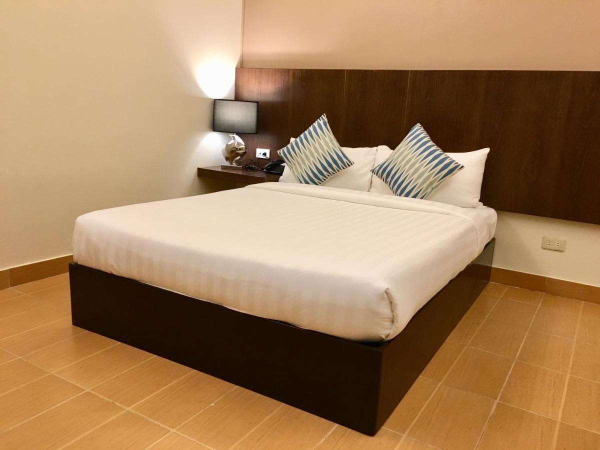 Eon Centennial Resort Hotel & Waterpark 伊洛伊洛 外观 照片