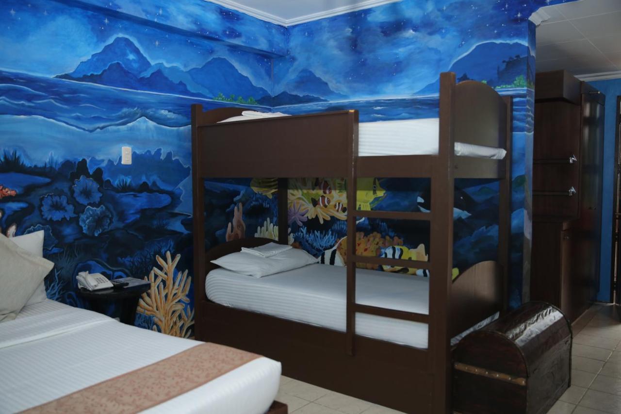 Eon Centennial Resort Hotel & Waterpark 伊洛伊洛 外观 照片